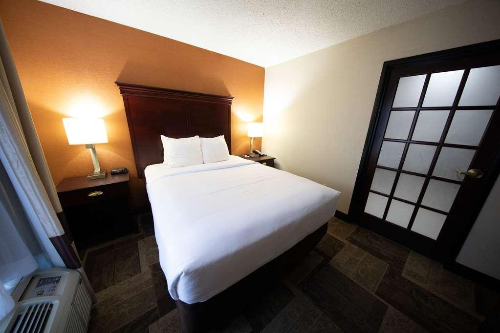 Comfort Inn & Suites Hutchinson Room photo