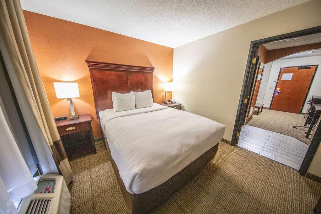 Comfort Inn & Suites Hutchinson Room photo